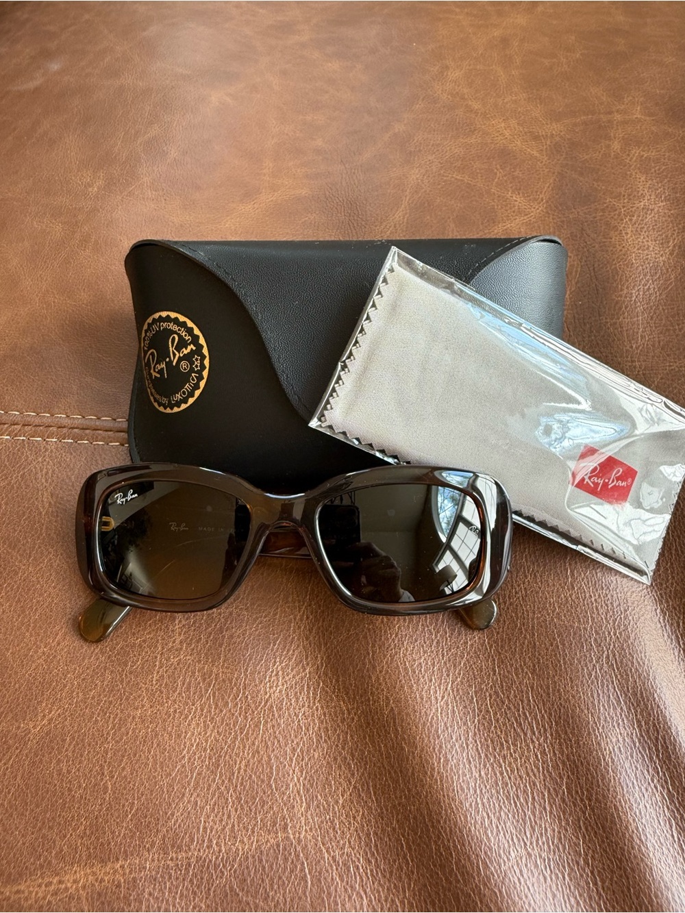 Ray-Ban Brown Gradient Oversized Women's Sunglasses - Picture 3 of 5